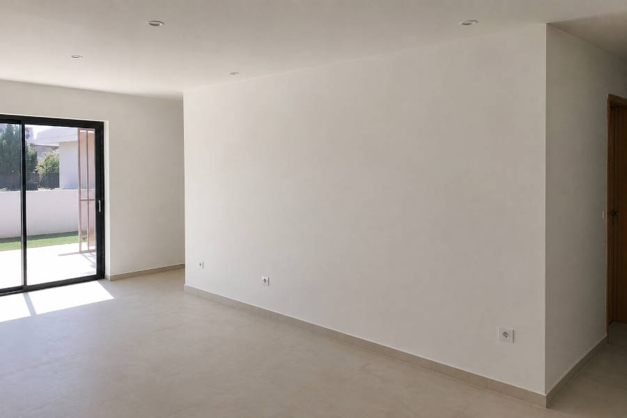 Trabalhos de barramento e pintura de pladur numa moradia unifamiliar