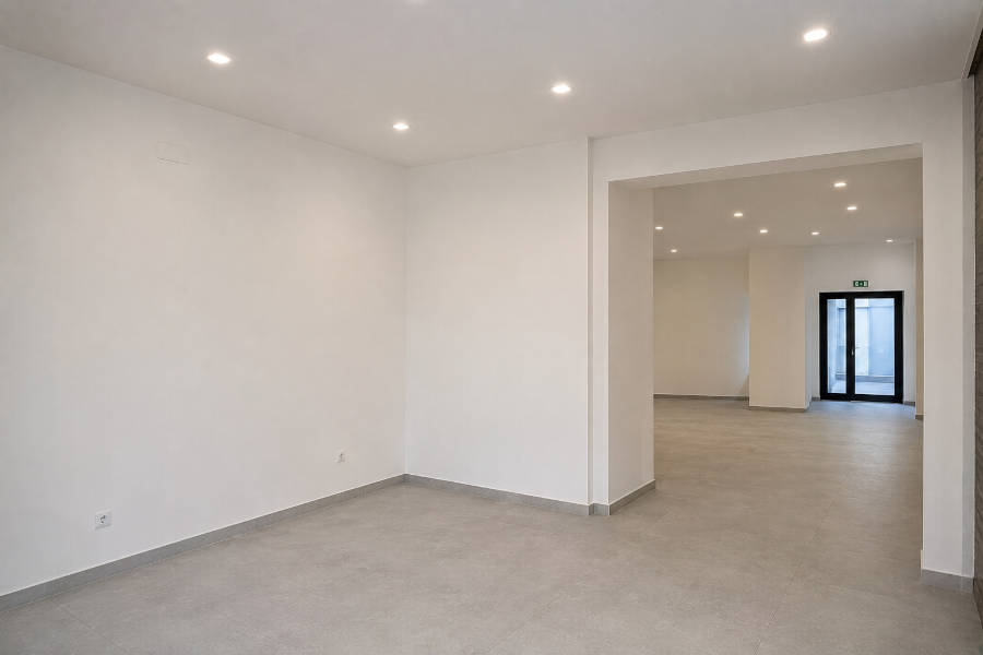 Divisória de pladur instalada numa sala ampla
